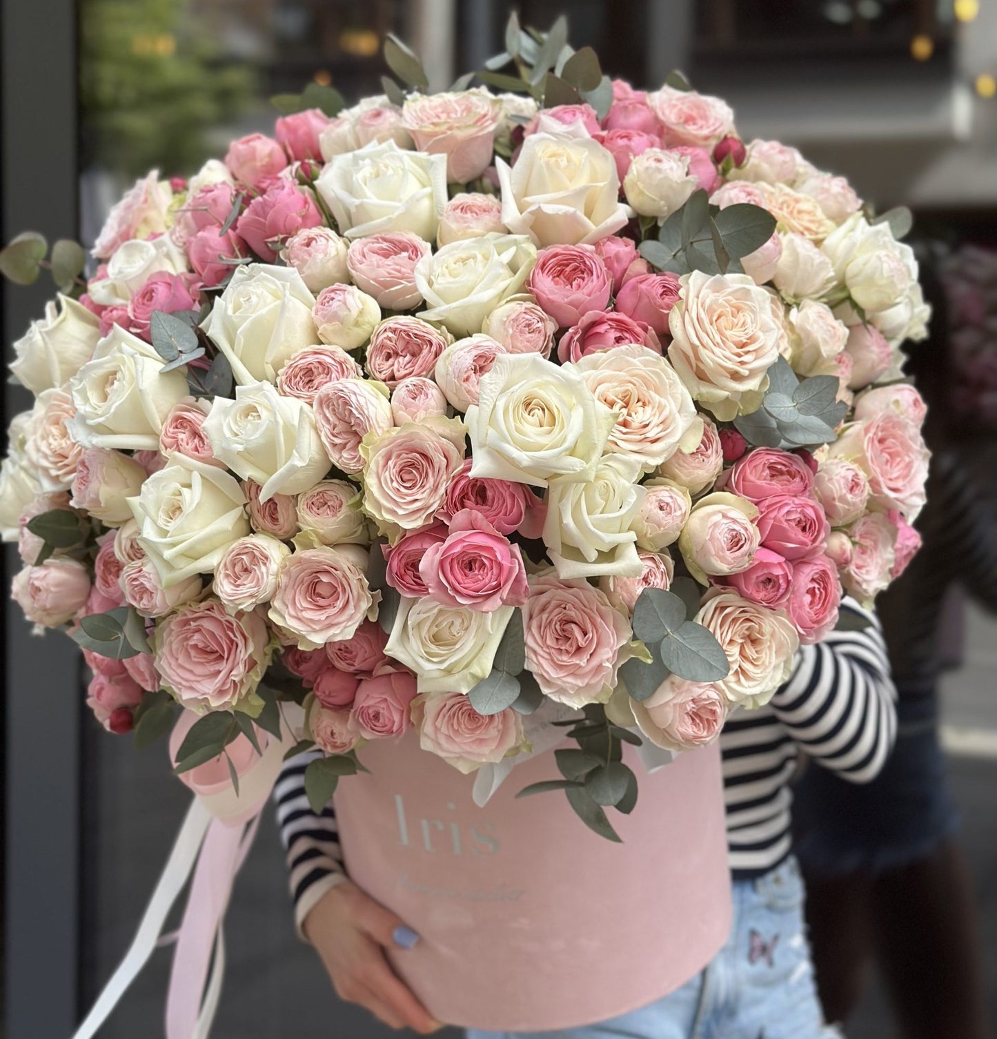 Flowerbox mixed roses