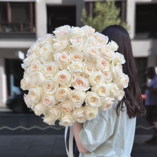 Bukiet białych róż