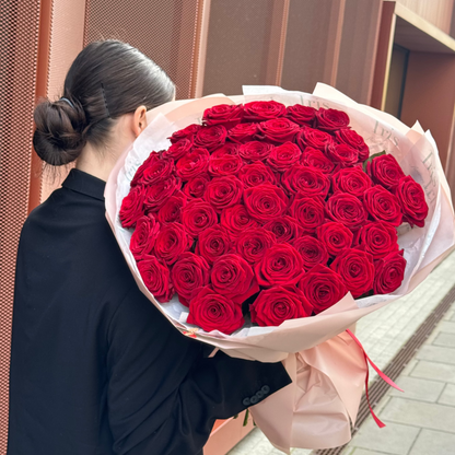 Букет красных роз